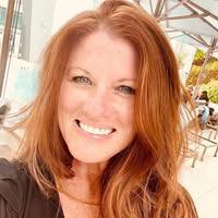 Michelle McNelley Headshot.jpg